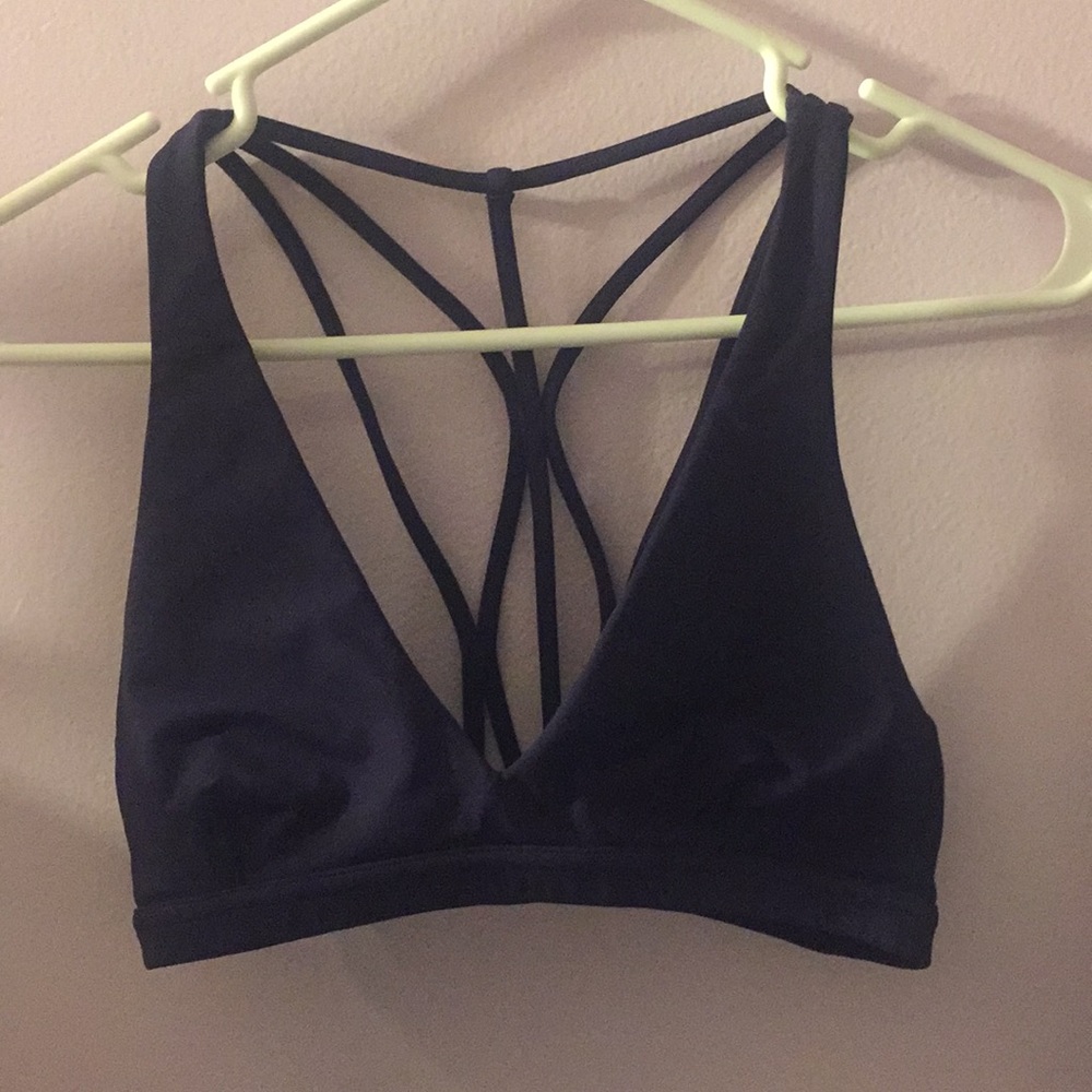 Lululemon sorts bra